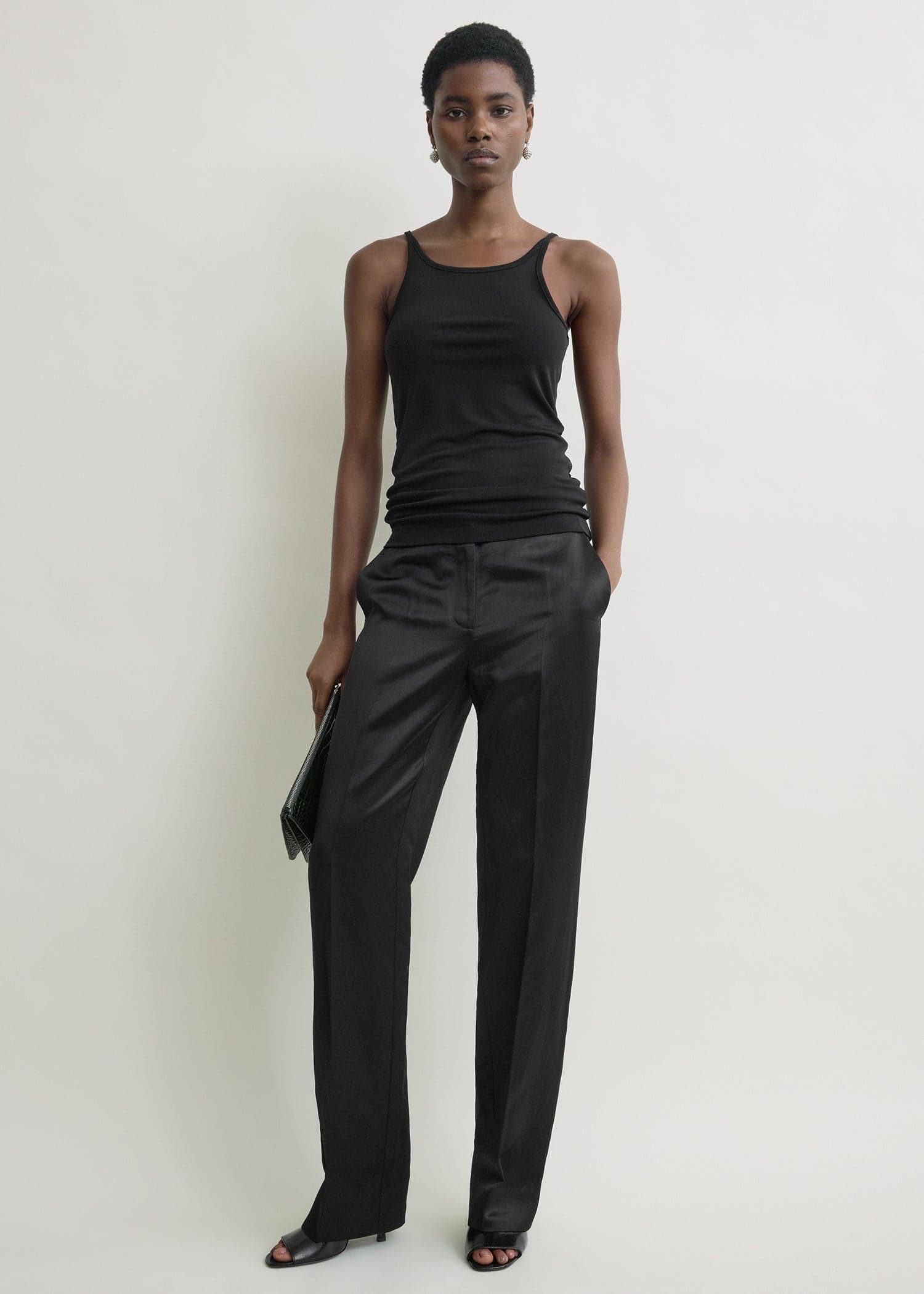 Fluid slip top black