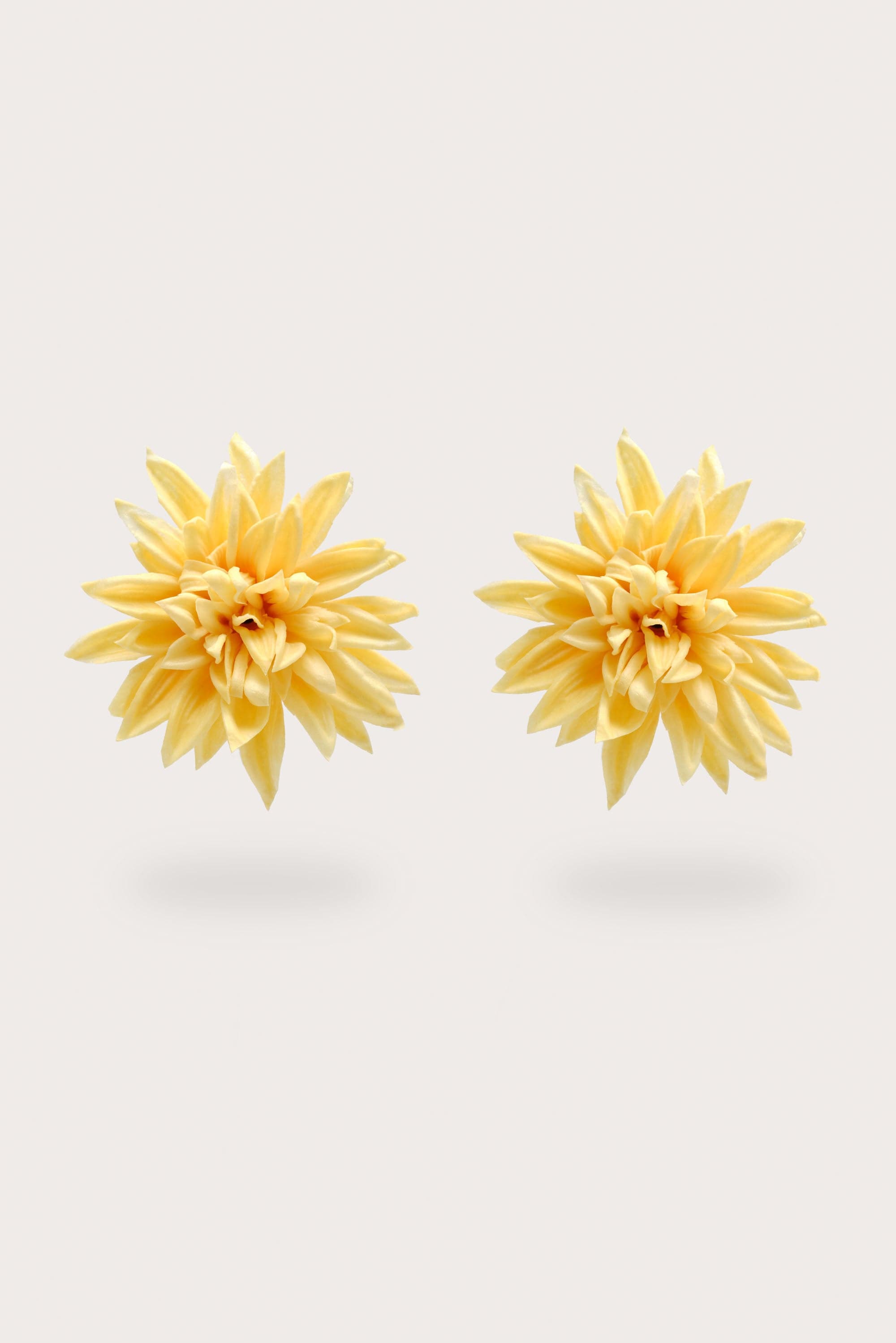 DAHLIA EARRING - CORNSILK