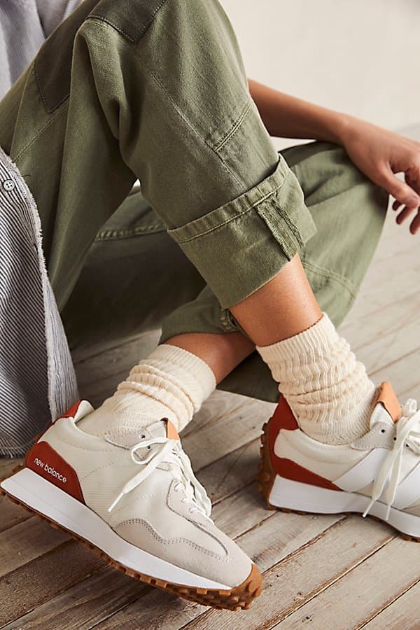 New Balance 327 Sneakers