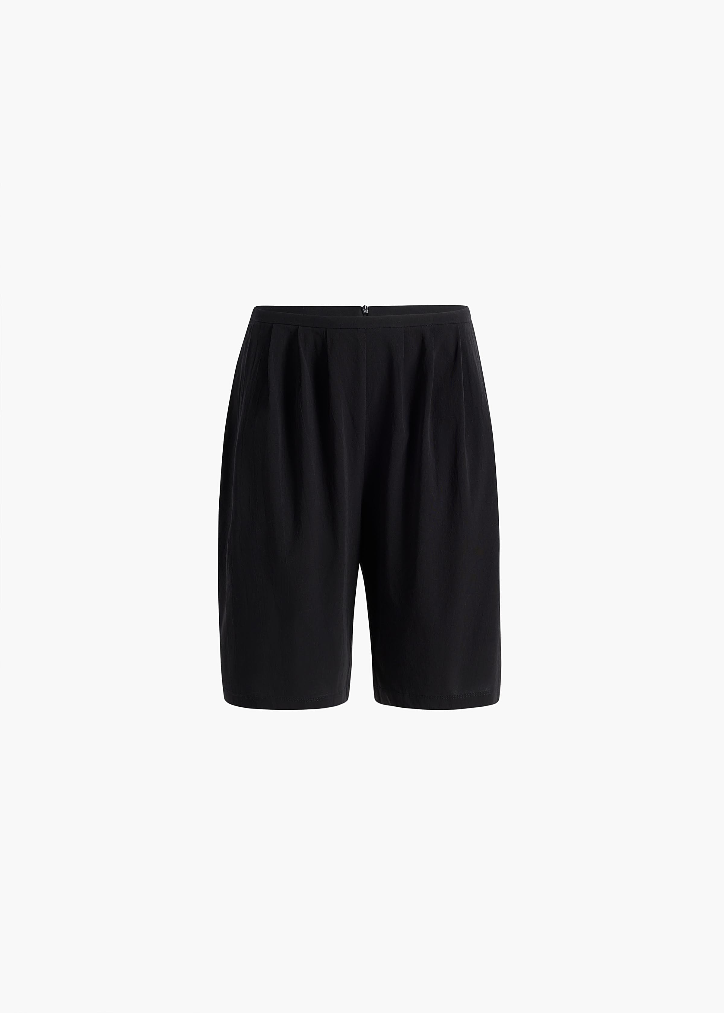 Poppy Short in Black